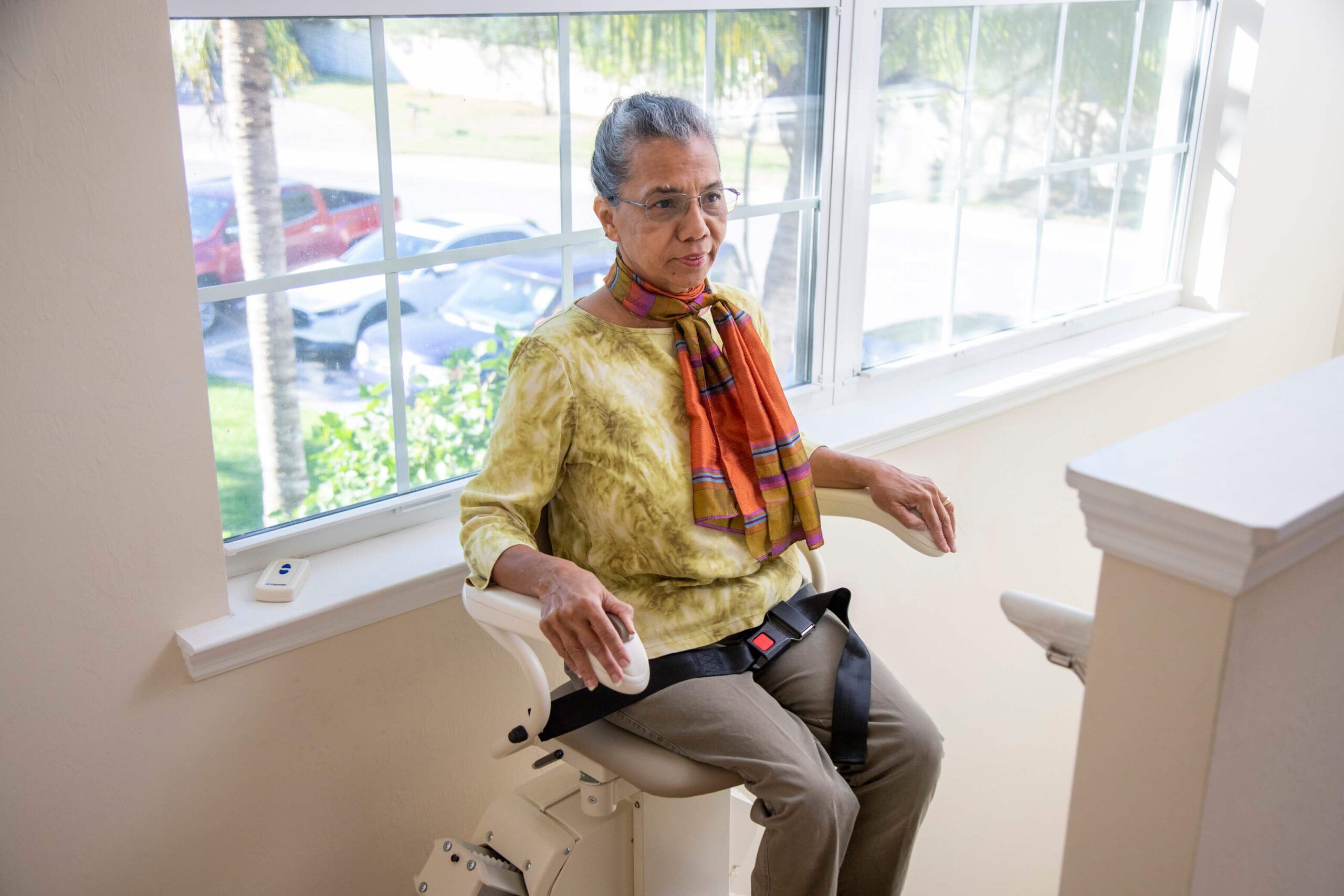 Harmar-Pinnacle-SL300-Stairlift-User-Operating-lift-scaled