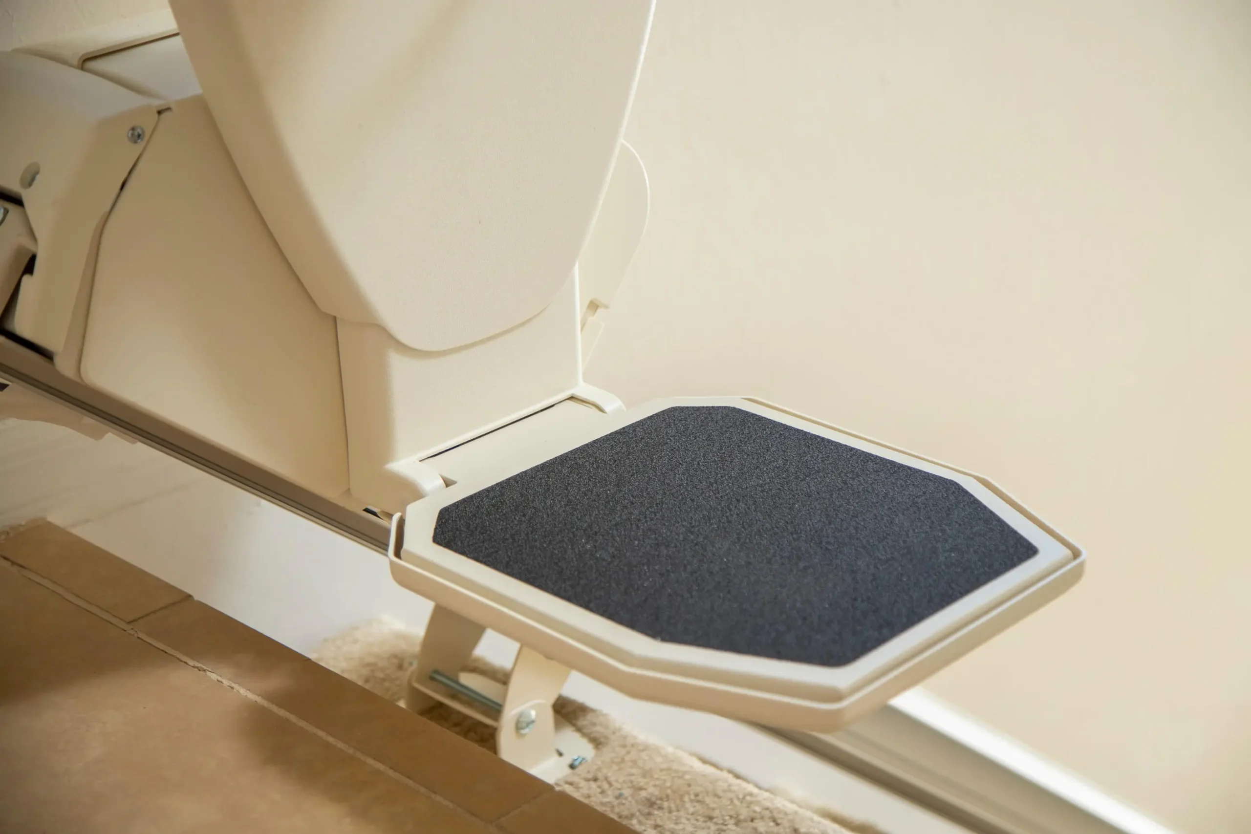 Harmar-SL600-Pinnacle-Premium-Footress-scaled